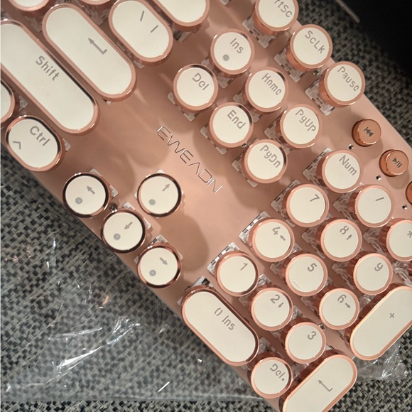 Rose Gold Wireless Keyboard - Picture 2 of 6